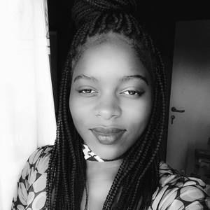 Meet your Posher, Joelle